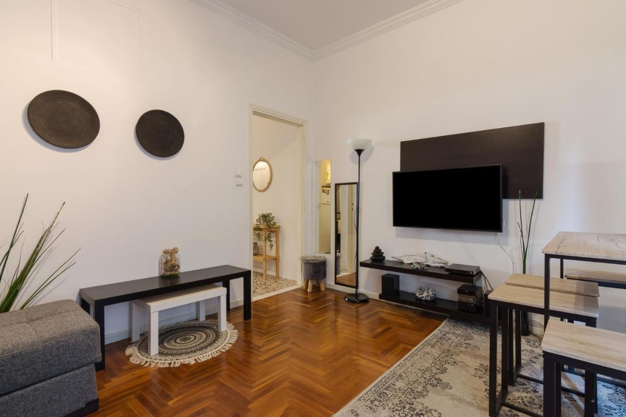 Classic And Modern Apartment In アテネ エクステリア 写真