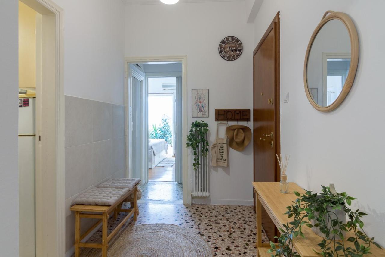 Classic And Modern Apartment In アテネ エクステリア 写真
