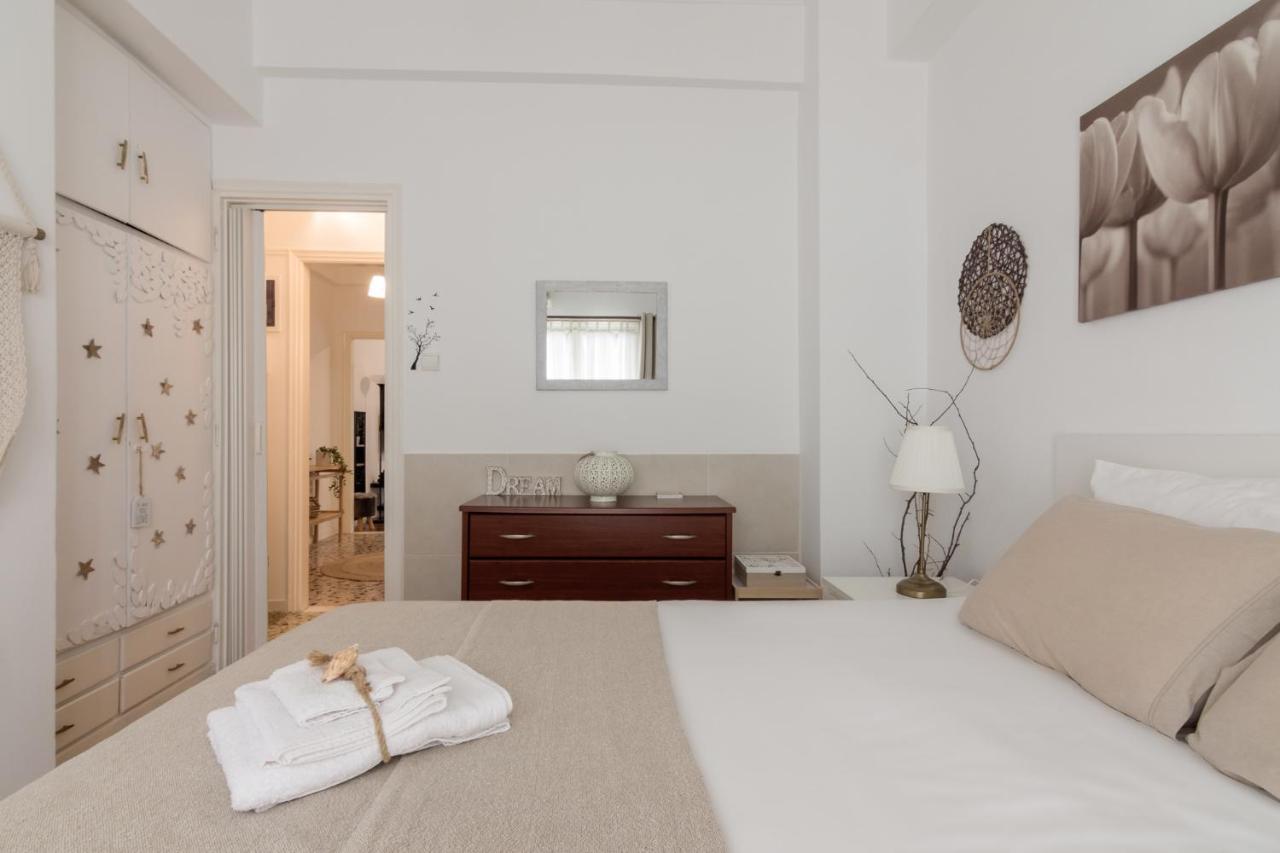 Classic And Modern Apartment In アテネ エクステリア 写真
