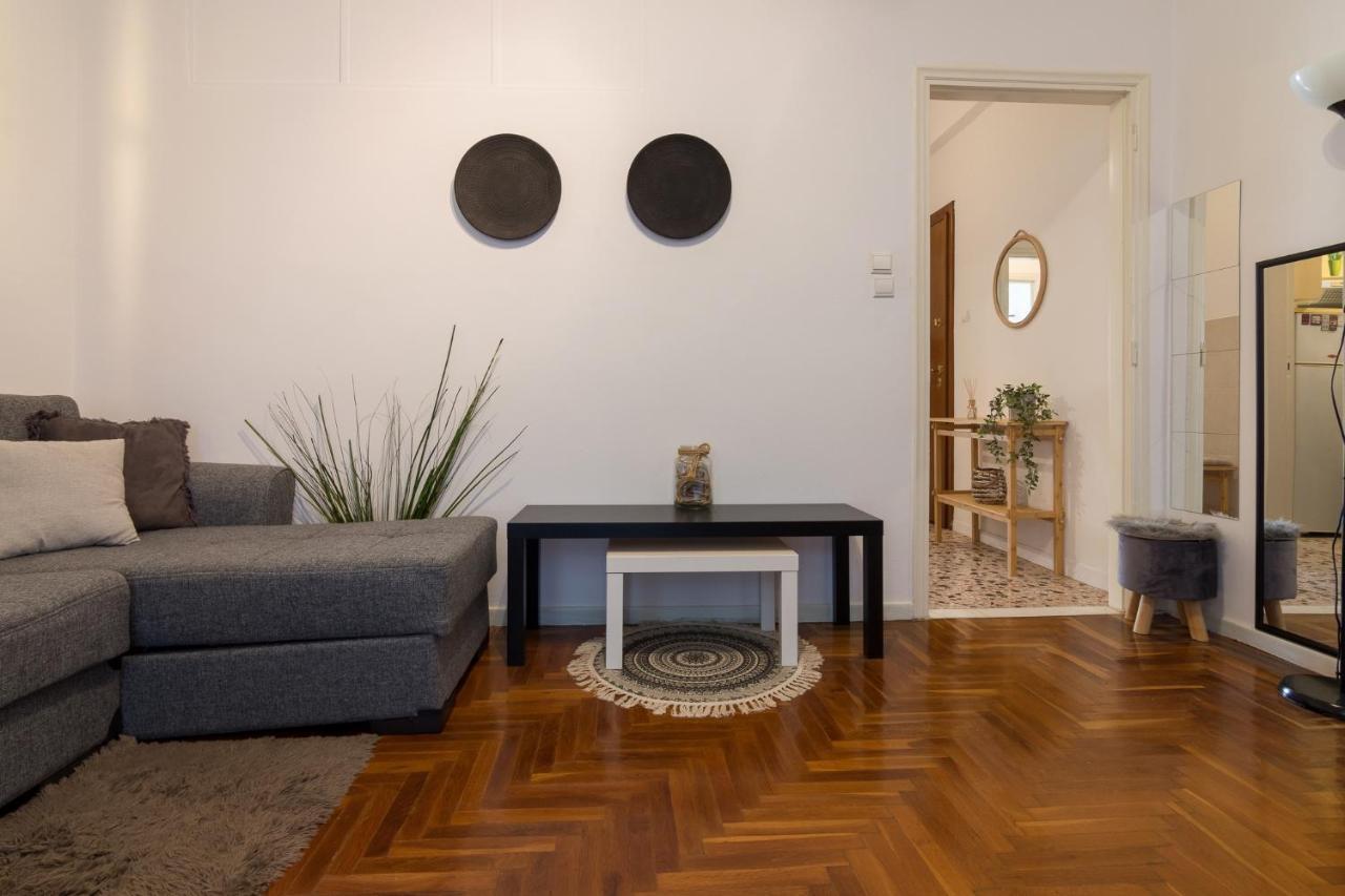 Classic And Modern Apartment In アテネ エクステリア 写真
