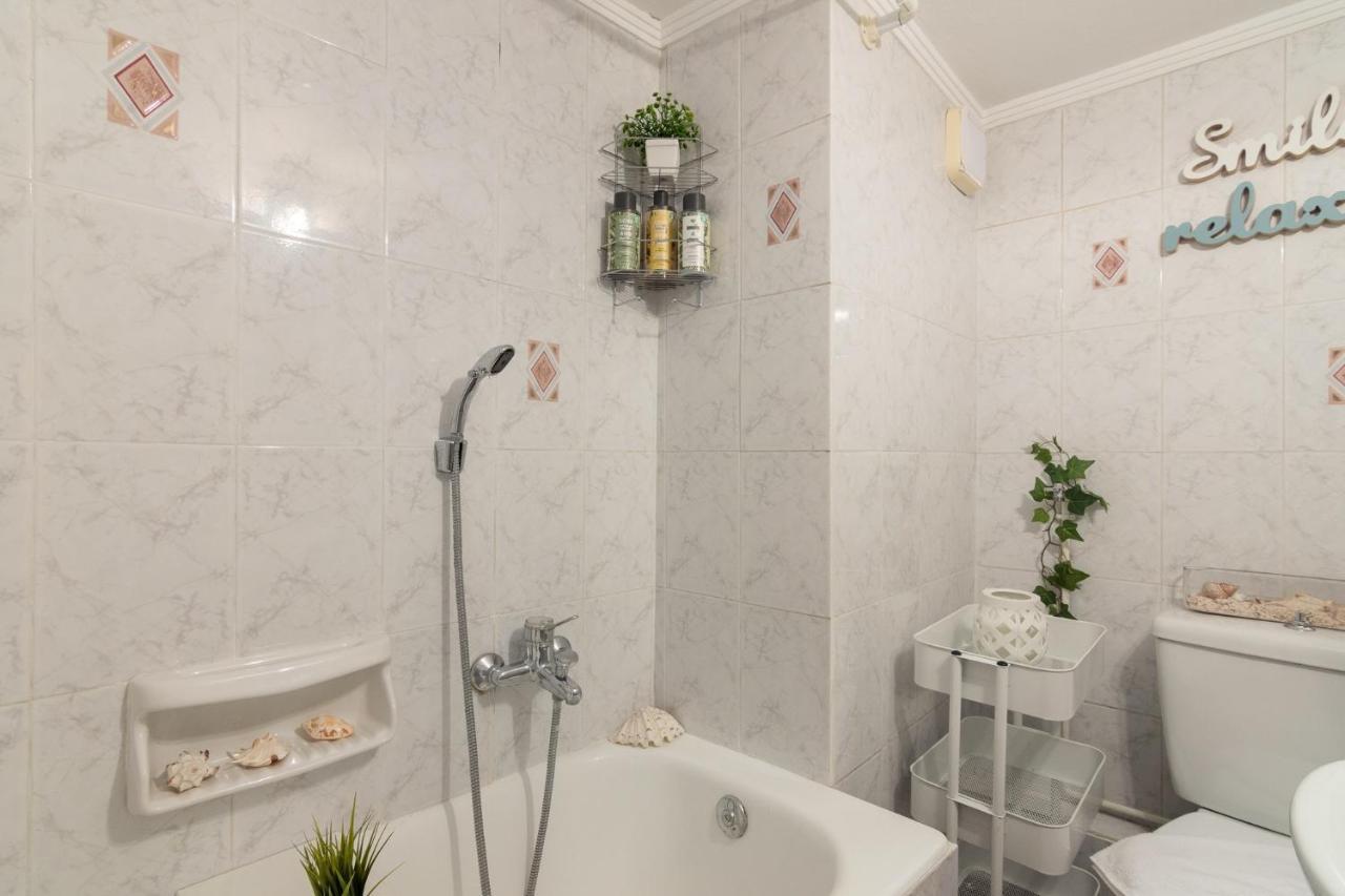 Classic And Modern Apartment In アテネ エクステリア 写真