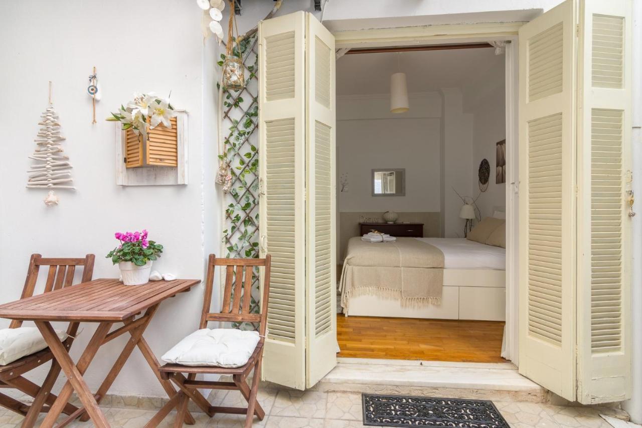 Classic And Modern Apartment In アテネ エクステリア 写真